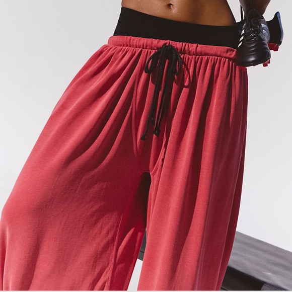 Free People Momentum Pants Cranberry Red XS Sweatpants - Picture 2 of 6